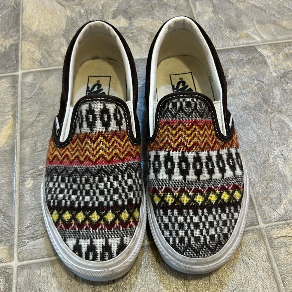 Patterned Vans Size 7
